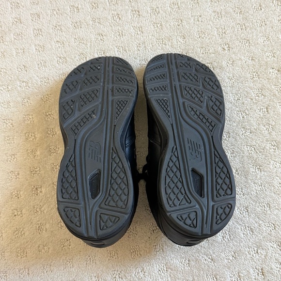 New Balance WW 813 black athletic walking shoes
Size US7 women’s - Picture 5 of 6